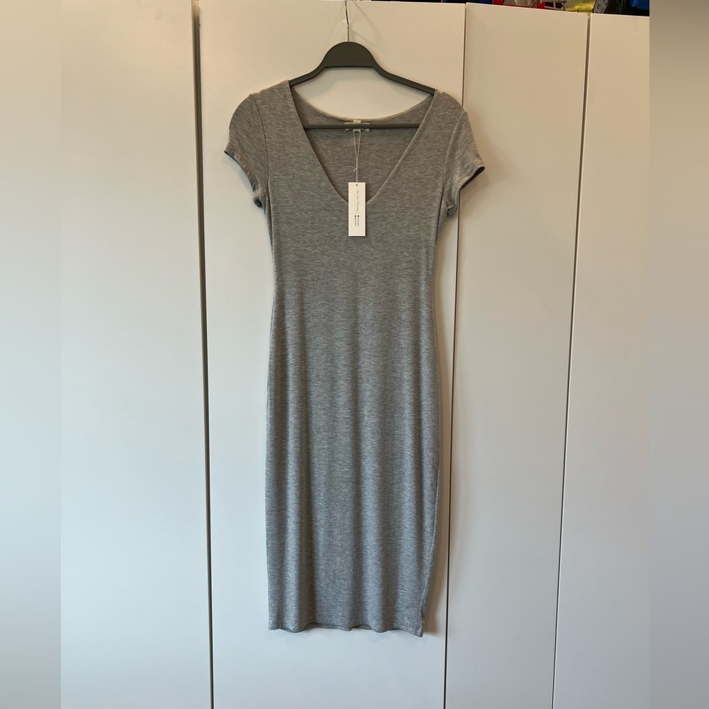Jersey body con basic knee length dress size medium